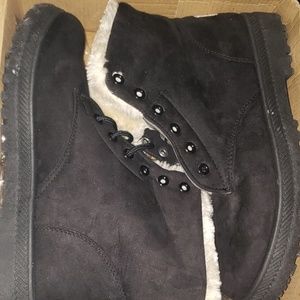 Black boots size 8.5